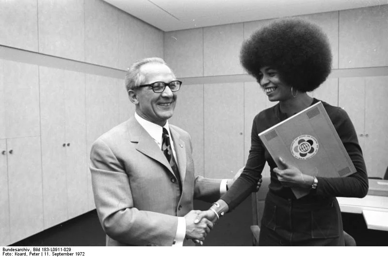 Angela-Davis-and-Erich-Honecker